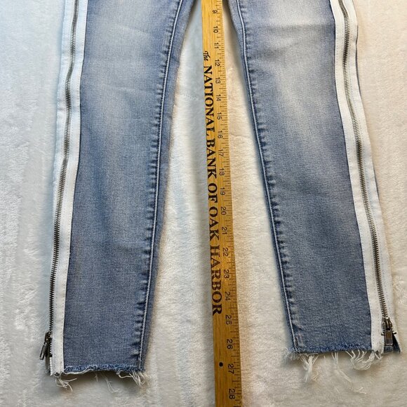 Blanknyc Light Wash Skinny Jeans W/ White Side Zipper & Raw Hem Size 27 - Picture 10 of 15